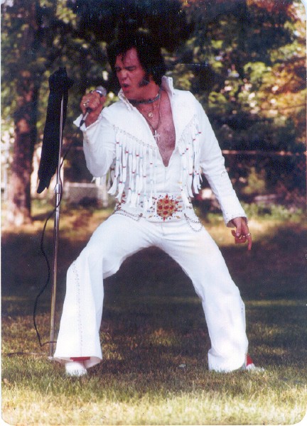 elvis00.jpg